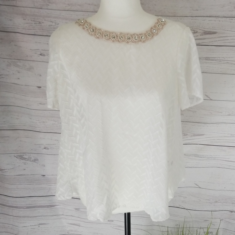 Le lis white lace jeweled blouse